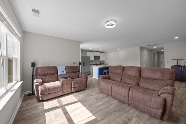 Building Photo - 186 Everett Yopp Dr