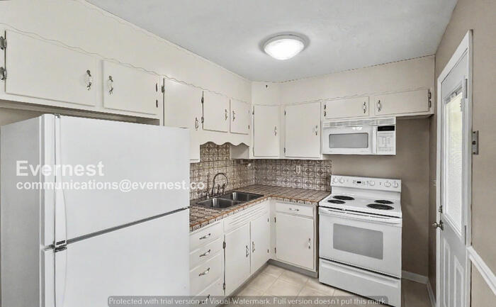 Building Photo - 331 Serena Dr