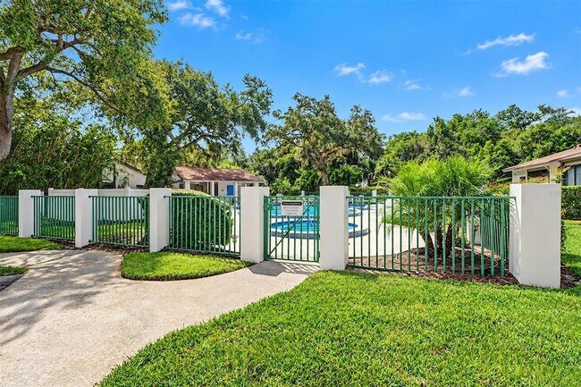 Building Photo - 1817 Cypress Trace Dr