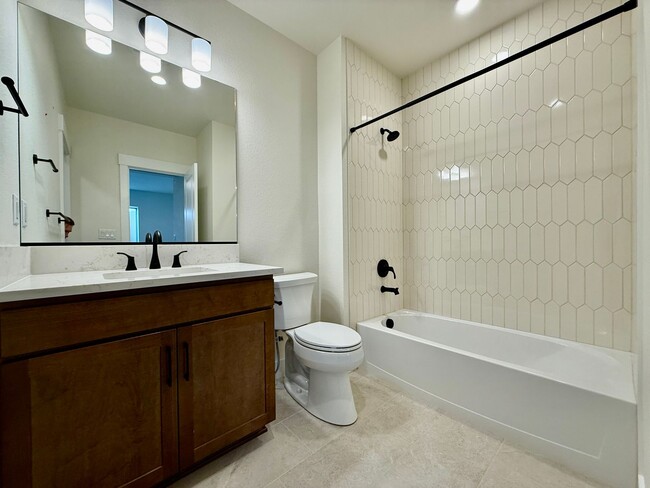 Building Photo - Luxury Living in Kissing Camels – 4 Bed | ...
