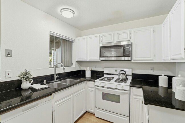 Building Photo - 3685 Nutwood Terrace