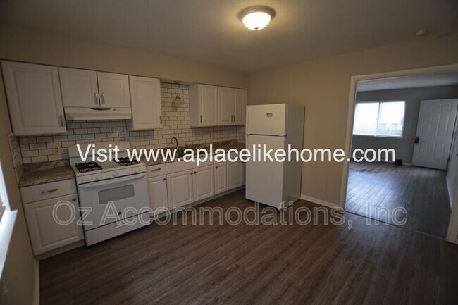 Building Photo - 3607 W 47th St