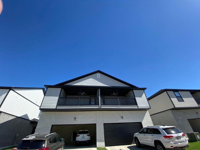 Building Photo - 919 S Rupple Rd