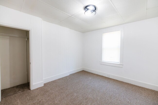 Building Photo - Move-In Ready 4BR Home with Large Backyard