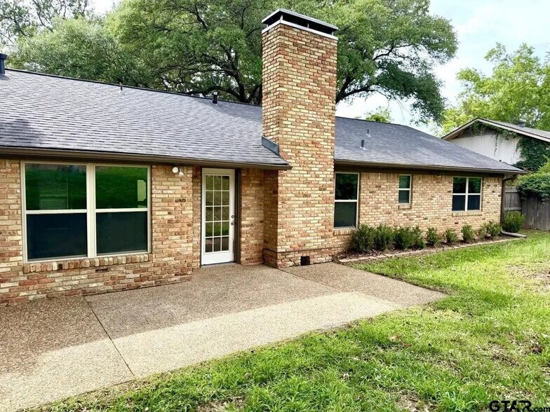 Building Photo - 3424 Glendale Dr