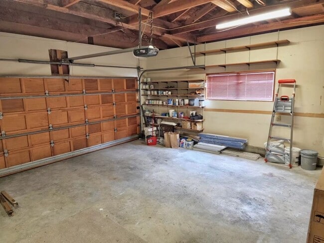 Building Photo - Beautilfully Remodeled 4 Bed 2.75 Bath Ram...
