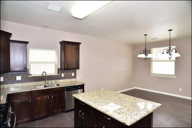Building Photo - 13239 Emerald Isle St