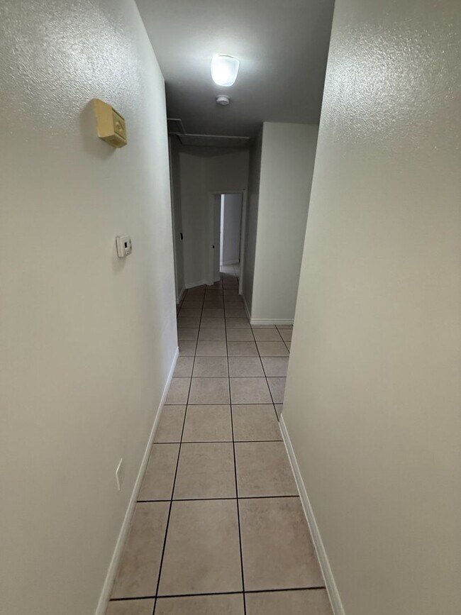 Building Photo - 8960 Tumbling Pebble Way