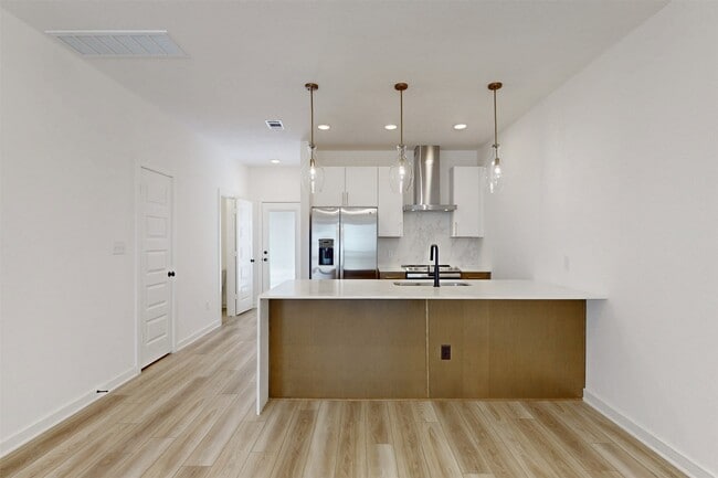 Building Photo - 1209 Dorothy Ln