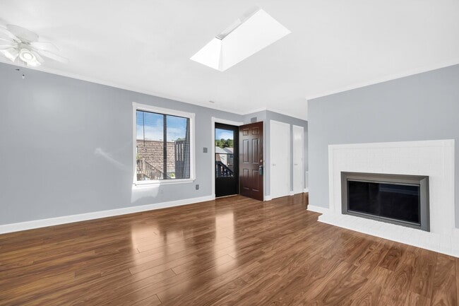 Building Photo - 1635 Ocean Bay Dr