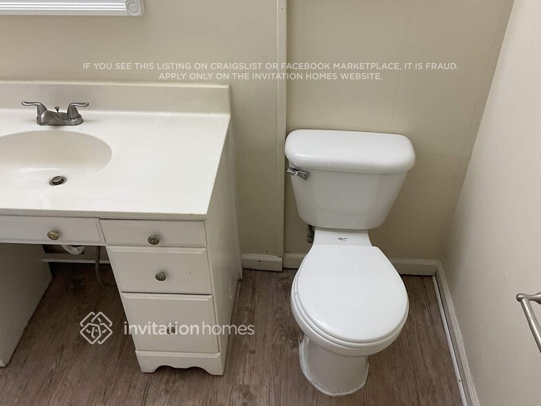 Building Photo - 7339 Essex Dr