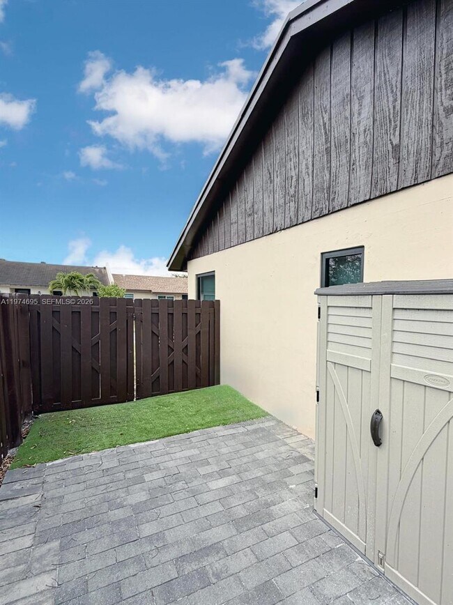 Building Photo - 11959 SW 122nd Ct