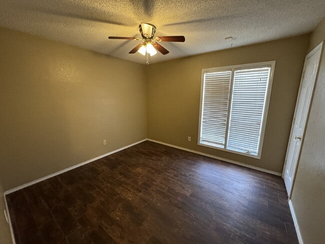 Building Photo - Spacious Home Located Within Few Blocks Of Schools & Close Access To Spur 327 & S. Loop 289!