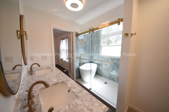 Building Photo - 101 Madison Chase