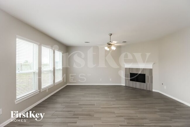 Building Photo - 10107 Stone Briar Dr
