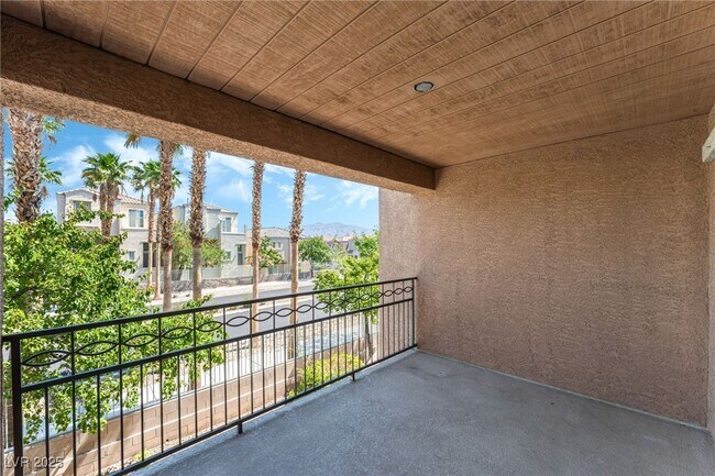 Building Photo - 9164 Enticing Ct