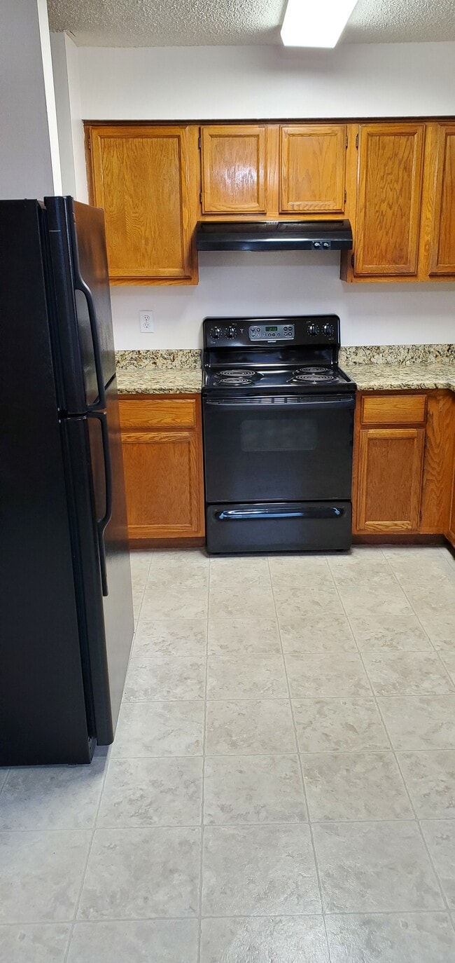 kitchen - 14619 Burnell Park Dr