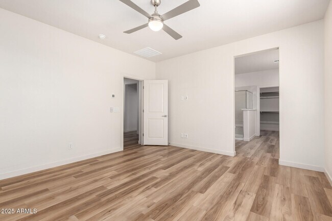Building Photo - 6556 N 15th Dr