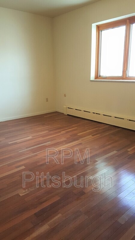 Building Photo - 437 S Aiken Ave