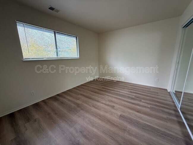 Building Photo - 360 Prescott Ave