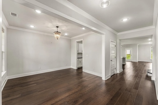 Building Photo - Exquisite Executive Home in the Heart of S...