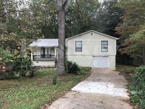 Building Photo - 103 Walnut Way