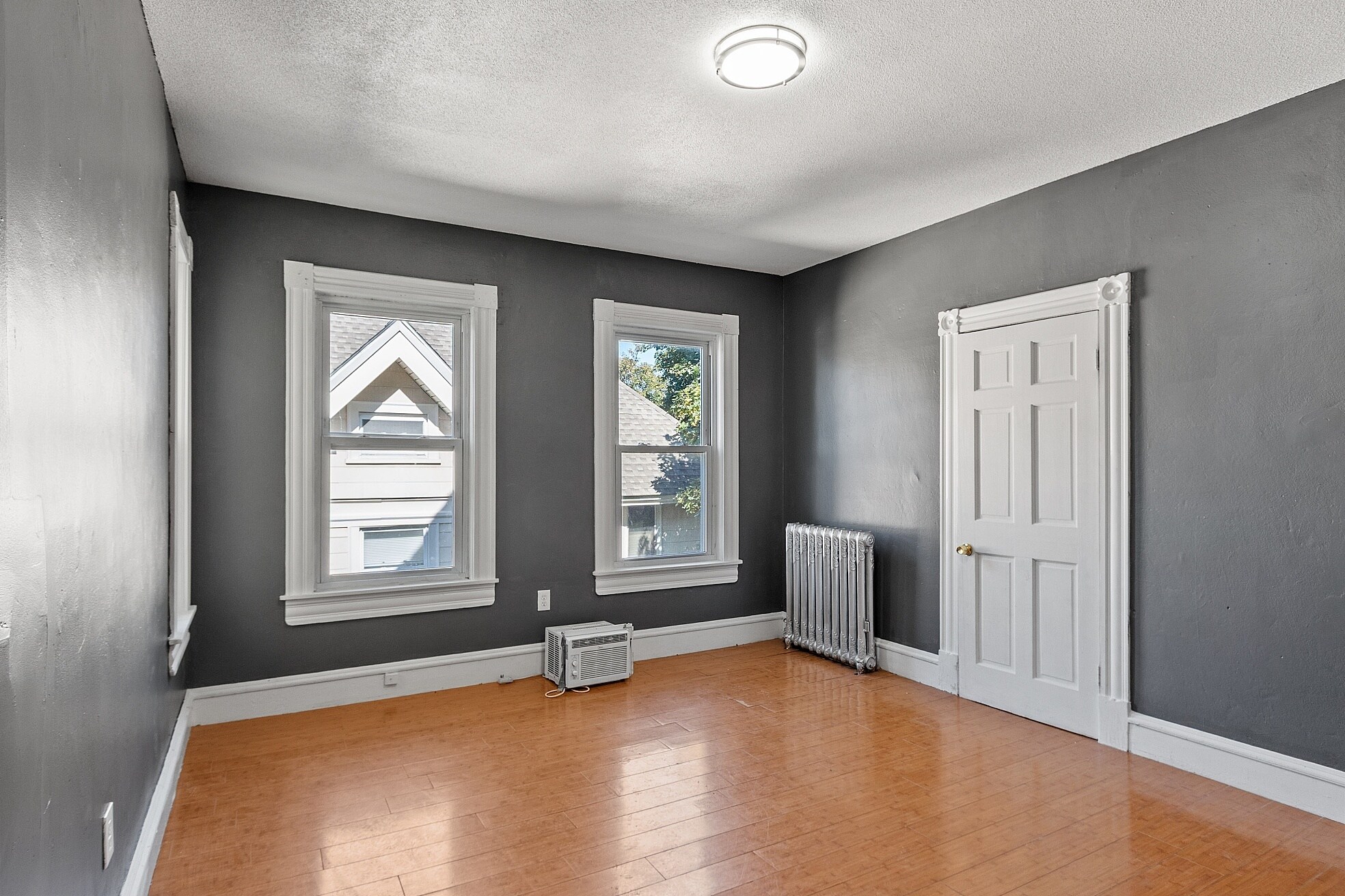 Building Photo - 60 6th St