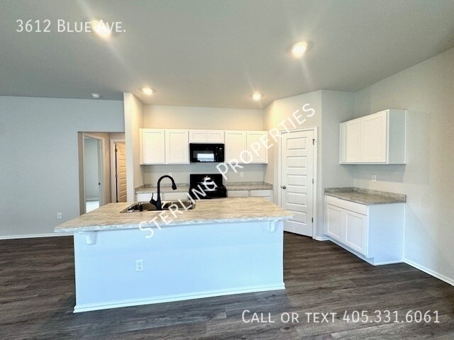 Building Photo - 3612 Blue Ave