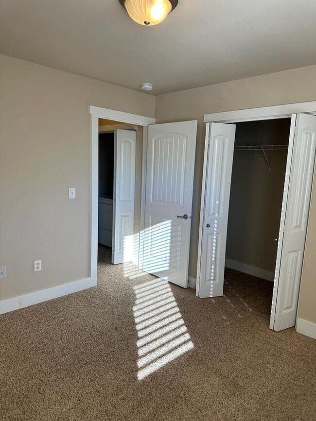 Building Photo - 9965 W Rosecroft Ct