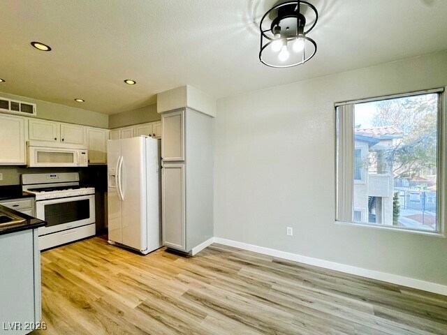 Building Photo - 3090 Tarpon