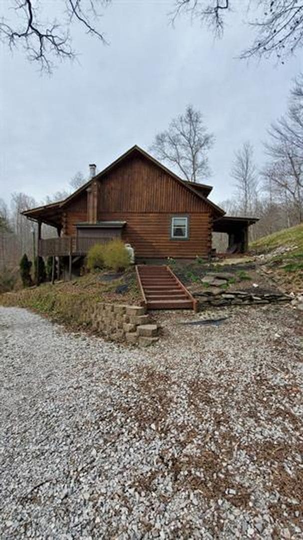 Building Photo - Gorgeous Log Home in Hurricane