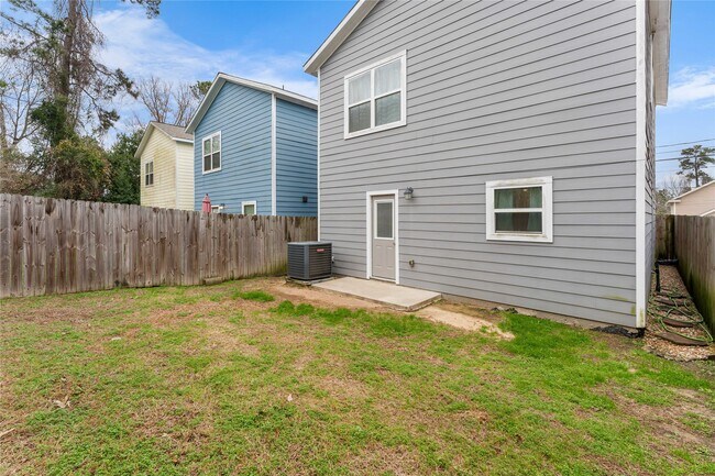 Building Photo - 16922 Glenheath St