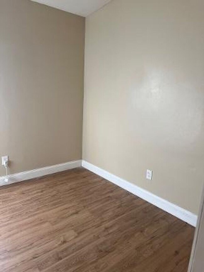 Building Photo - Cute Remodeled Deltona Beauty Call Sheila ...