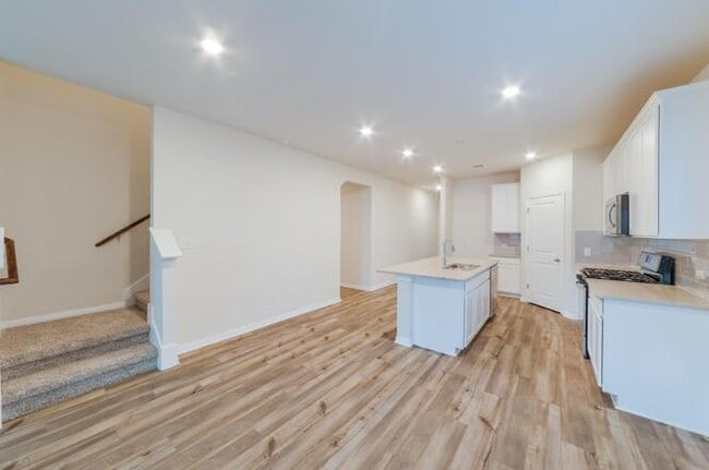 Building Photo - 14317 Heartland Dr