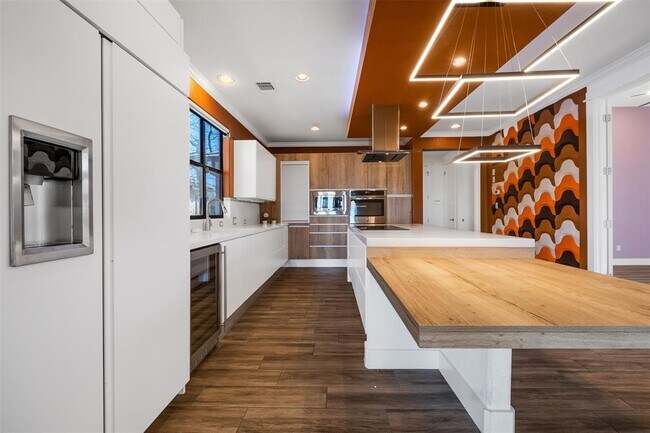 Building Photo - 16205 Coral Stone Way