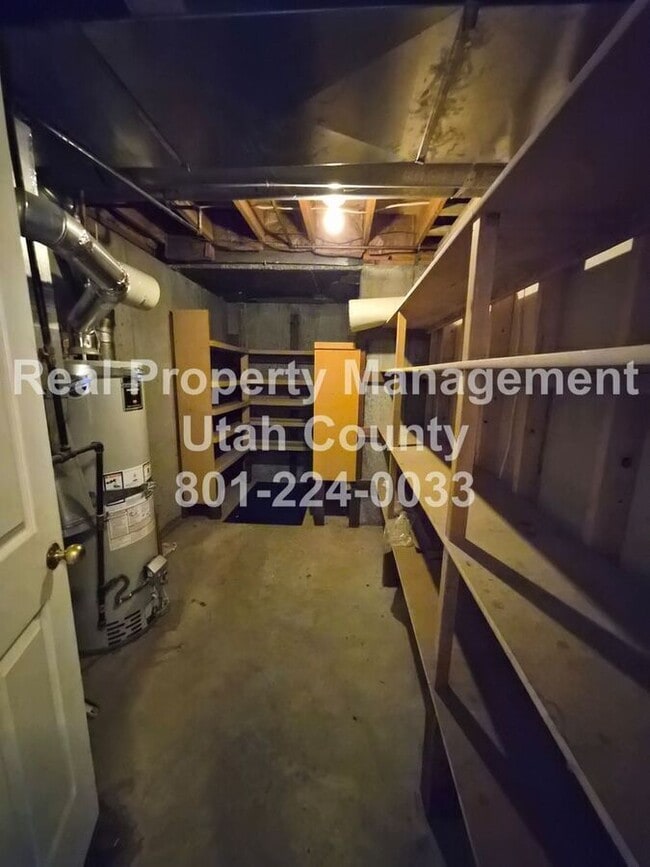 Building Photo - 590 E 1090 N