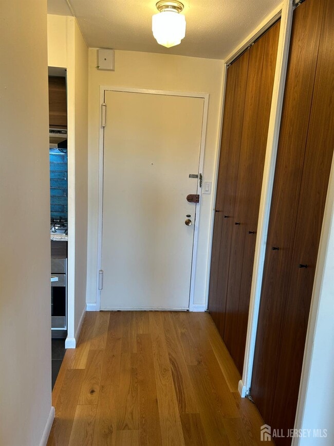 Building Photo - 123 S Adelaide Ave