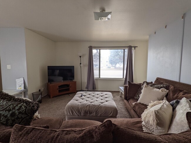 Building Photo - 1728 N 550 W