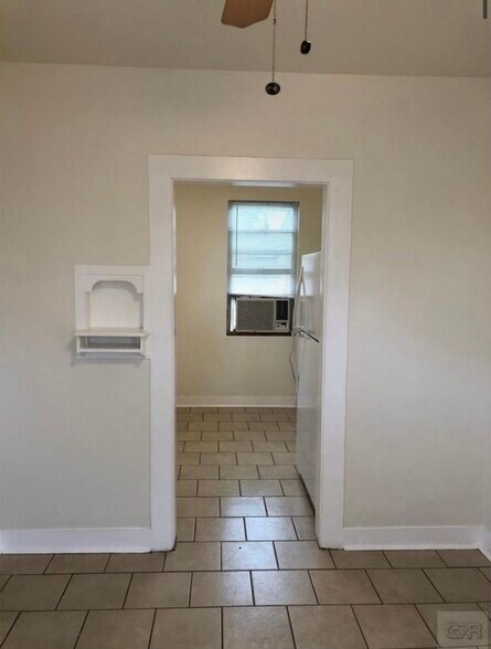 Building Photo - 2016 57th St