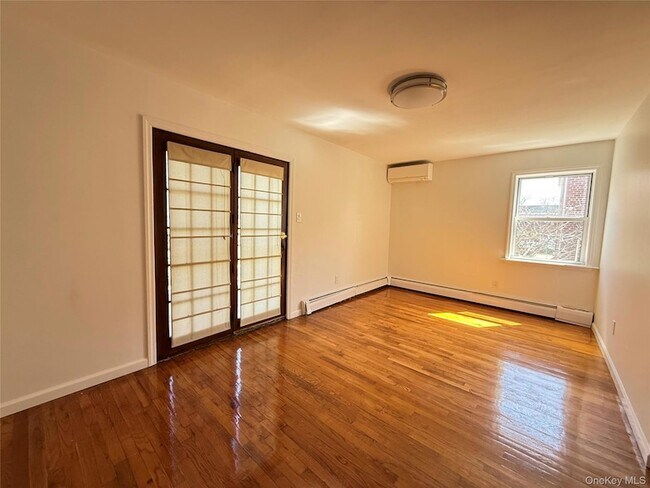 Building Photo - 23-43 120th Street Unit Duplex 1 + BASEMENT
