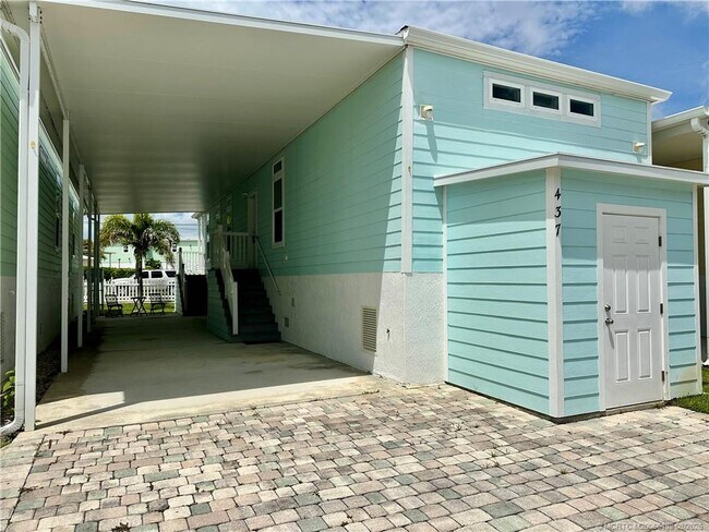 Building Photo - 437 NE Intercoastal Dr
