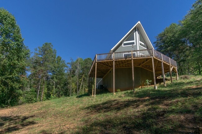 Building Photo - Candler Rental!