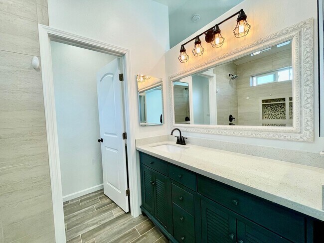 Building Photo - Stunning 4 Bedroom 3 Bath Single Story Home in Glendora!