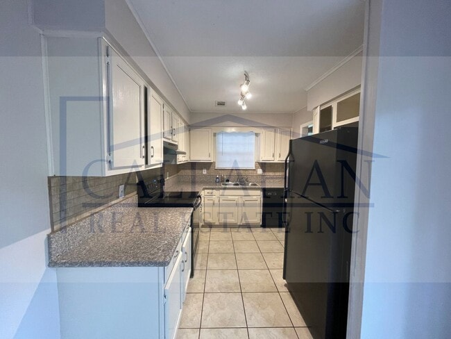 Building Photo - Sherwood 3 bedroom Home