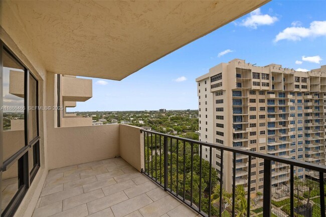 Building Photo - 5000 N Ocean Blvd