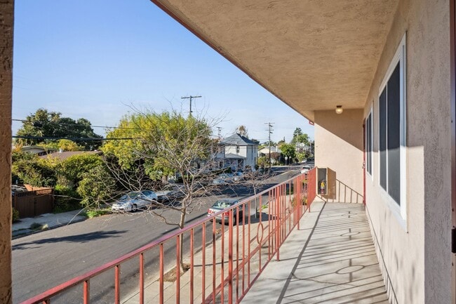 Building Photo - 2727 McGee Ave