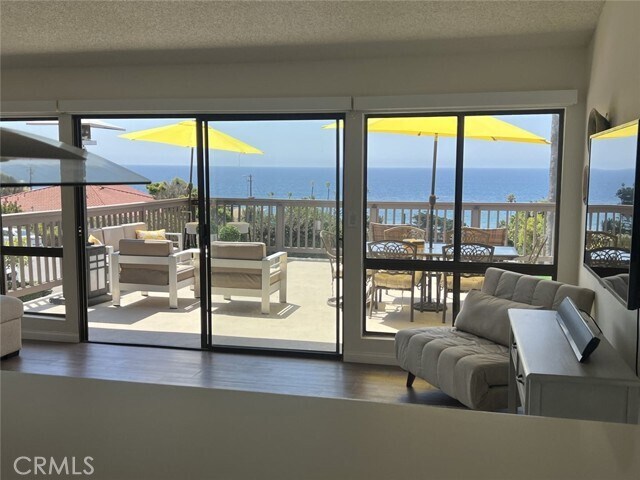 Building Photo - 11813 Ellice St