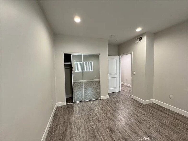 Building Photo - 5432 Hermitage Ave