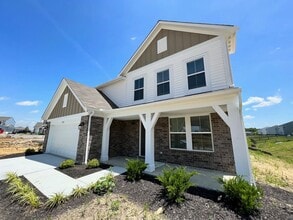 Building Photo - Great Neighborhood home with Pool and workout facility
