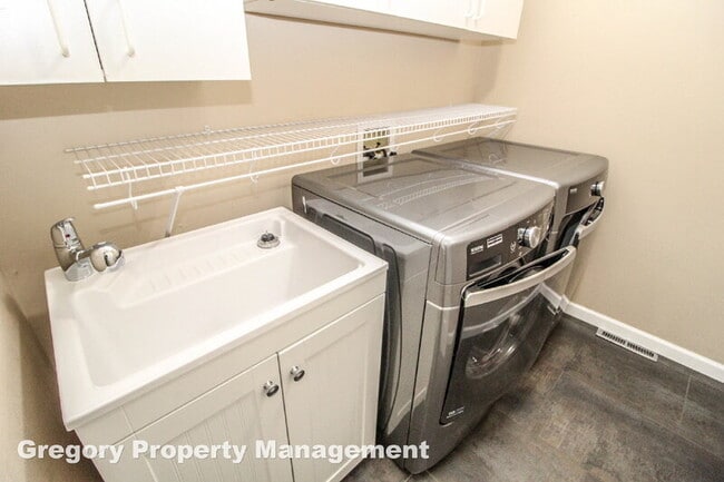 Building Photo - 11342 NE 67th St